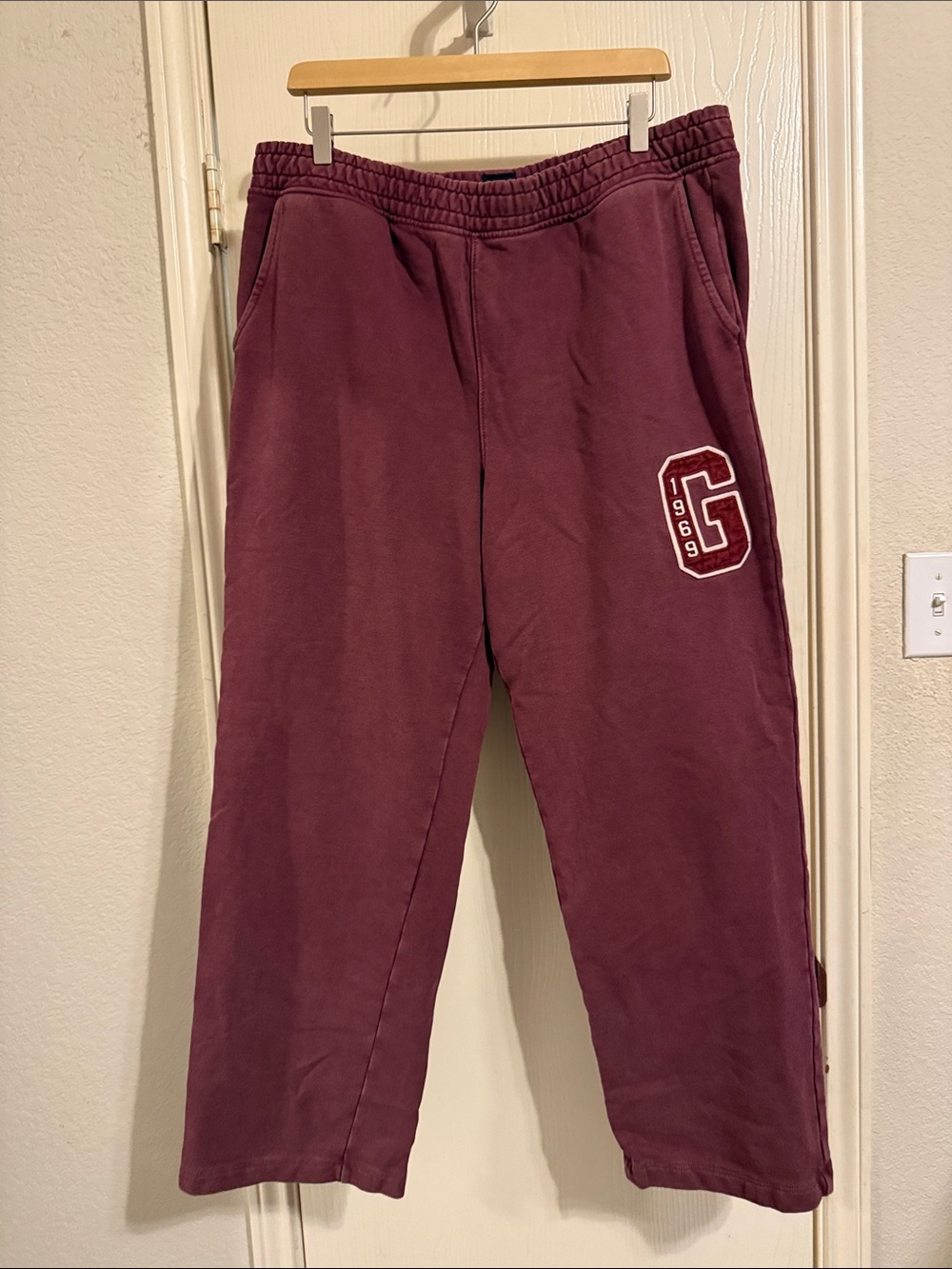 Gap unisex Maroon Sweatpants with Side Patch